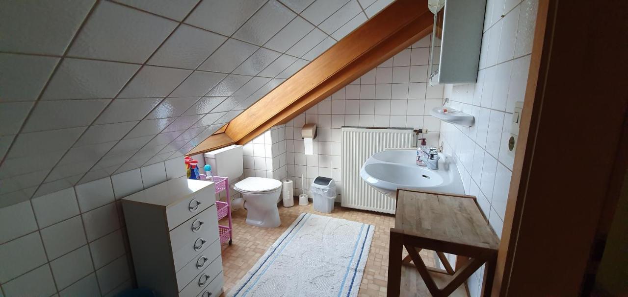 Sonnige Ruhige Dachzimmer Inkl Wifi Plus Kaffee Mit Wg Dusche Und Neuer Kueche 罗拉赫 外观 照片