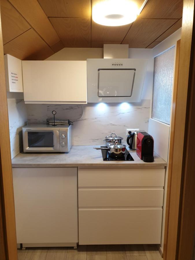 Sonnige Ruhige Dachzimmer Inkl Wifi Plus Kaffee Mit Wg Dusche Und Neuer Kueche 罗拉赫 外观 照片